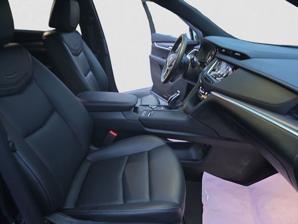 Certified 2025 Cadillac XT5 Luxury image 17