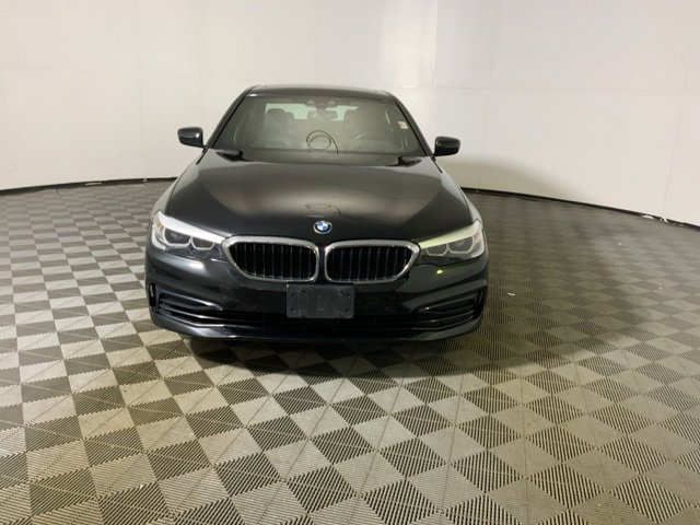 Used 2019 BMW 540i xDrive image 3