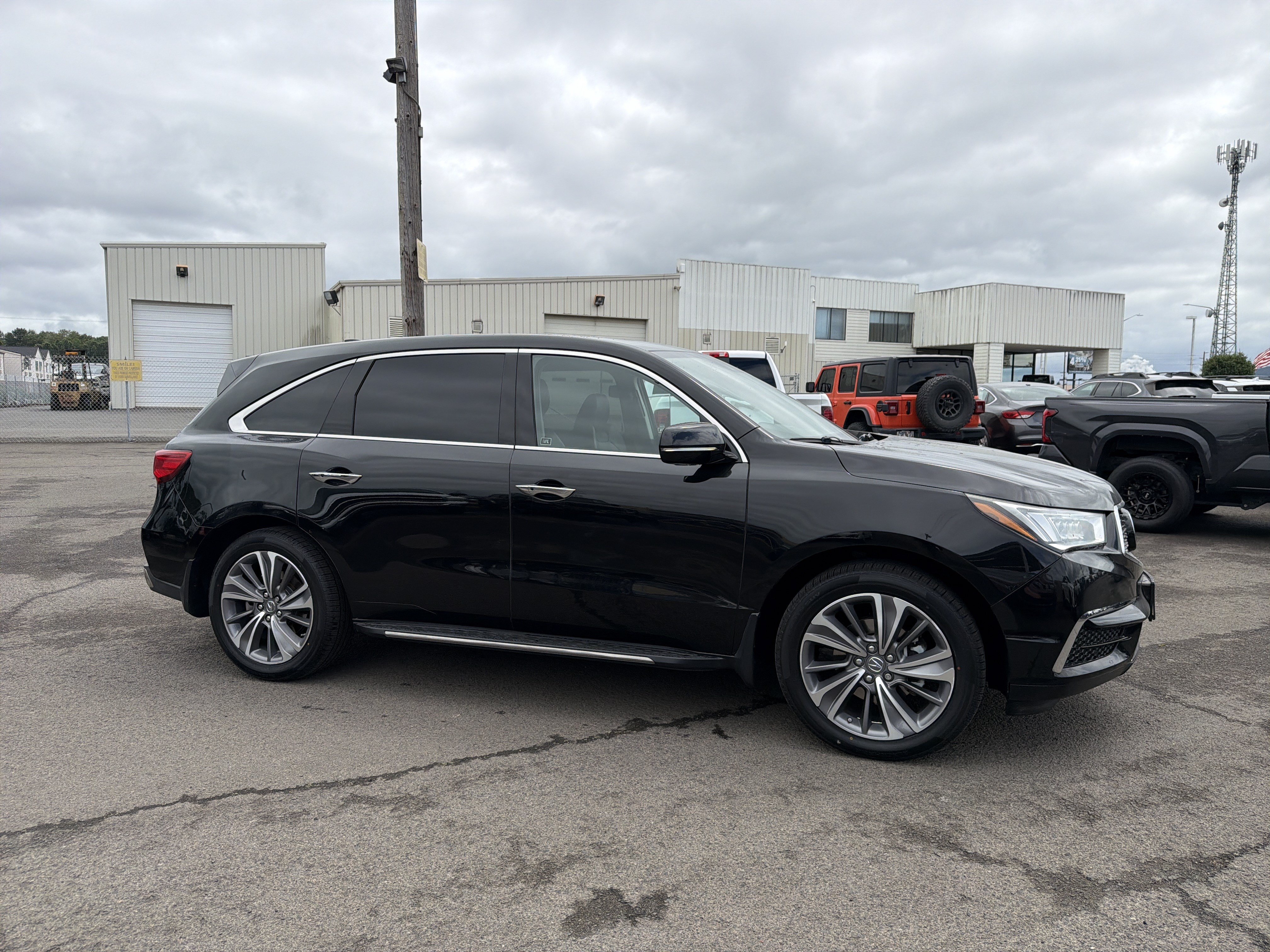 Used 2018 Acura MDX w/ Technology Package AWD/4WD image 7