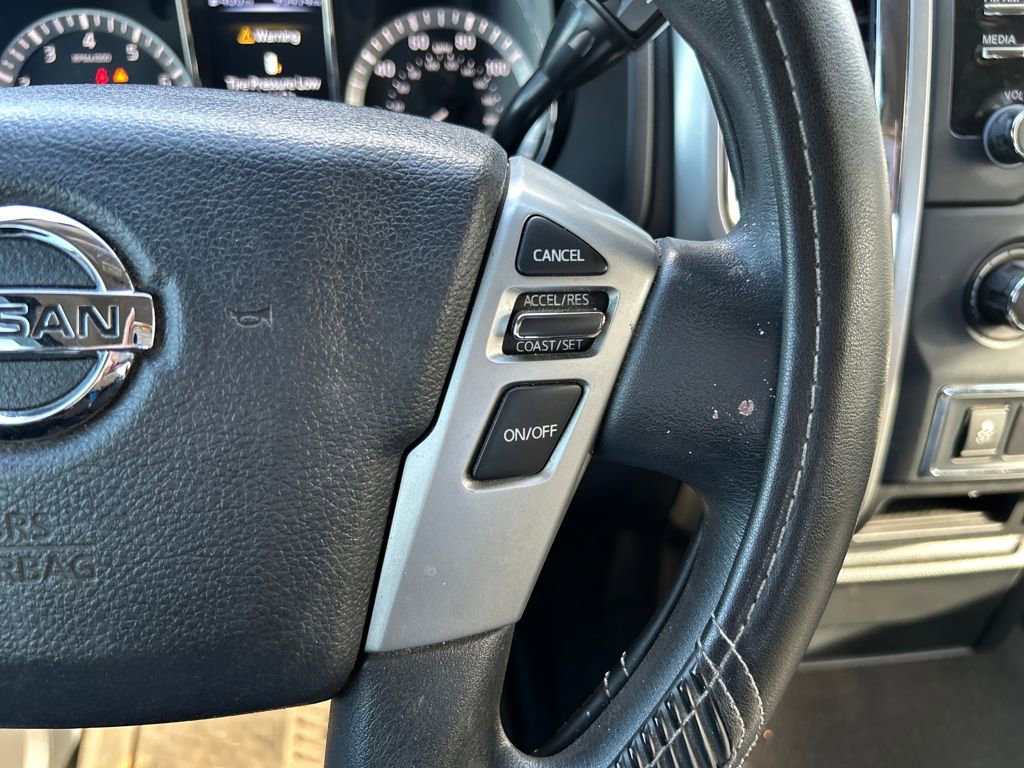 Used 2017 Nissan Titan SV image 21