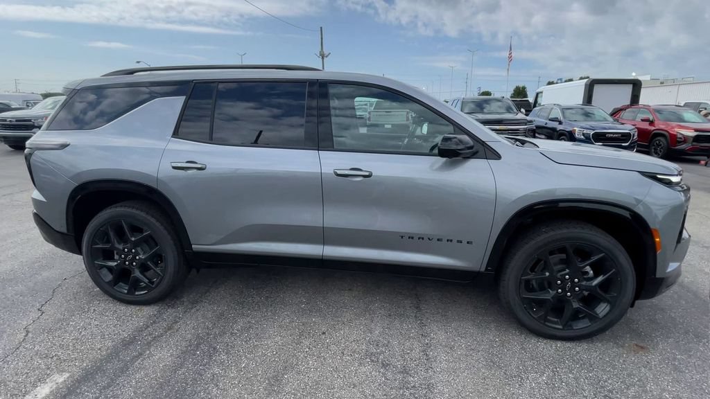 New 2026 Chevrolet Traverse RS w/ LPO, Floor Liner Package AWD/4WD image 3