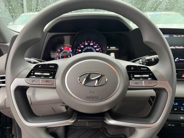 Used 2023 Hyundai Elantra SEL w/ Winter Weather Package FWD image 19