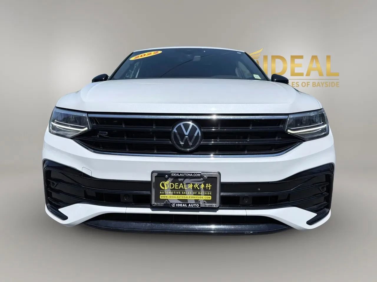 Used 2022 Volkswagen Tiguan SE R-Line AWD/4WD image 2