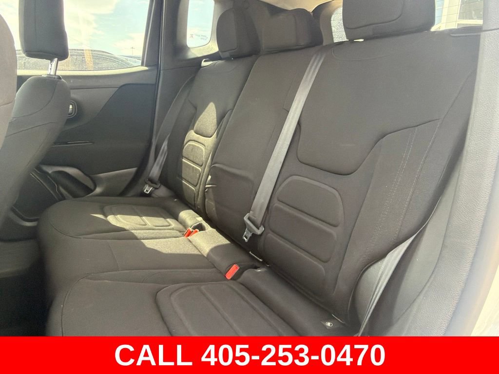 Used 2021 Jeep Renegade Latitude AWD/4WD image 13
