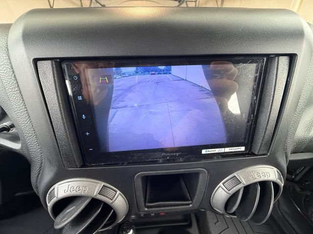 Used 2014 Jeep Wrangler Unlimited Sport w/ Connectivity Group AWD/4WD image 27