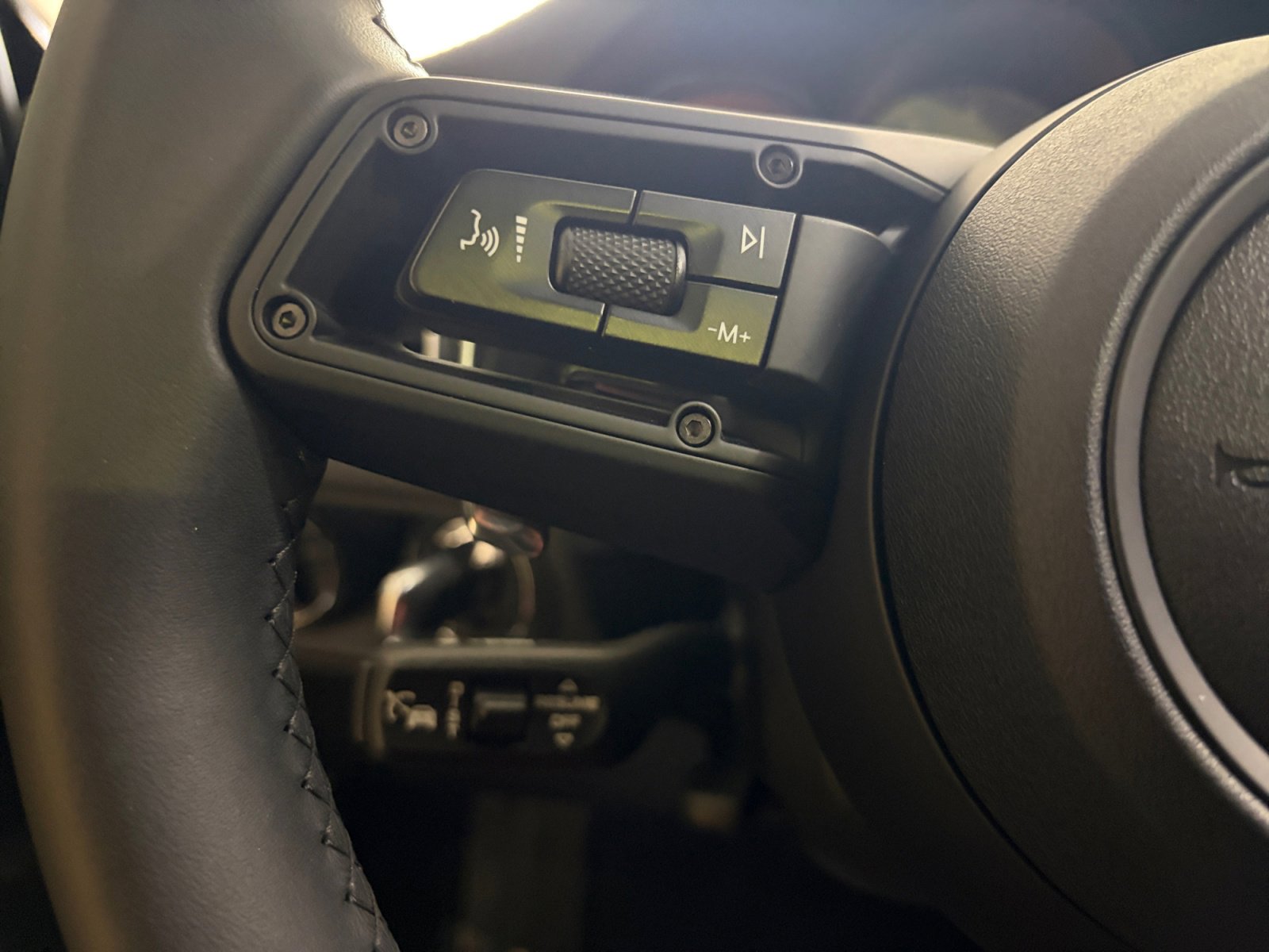 Certified 2025 Porsche Macan S AWD/4WD image 42