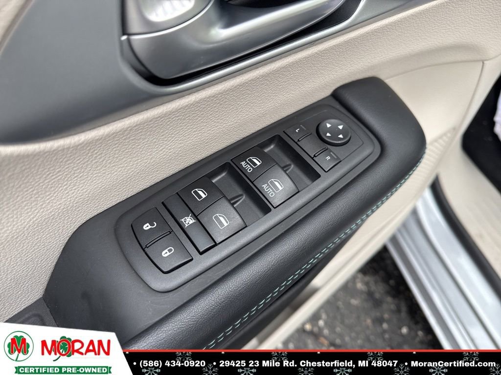 Used 2017 Chrysler Pacifica Touring Plus image 13