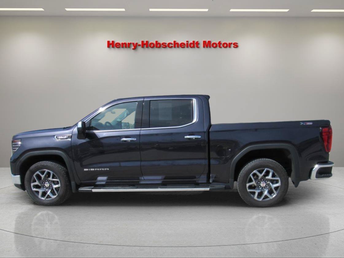 Used 2023 GMC Sierra 1500 SLT w/ SLT Premium Plus Package AWD/4WD image 10