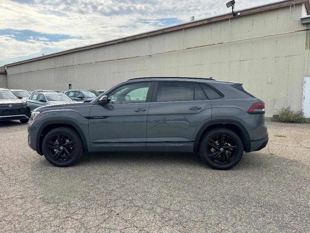 New 2026 Volkswagen Atlas Cross Sport SEL R-Line image 4