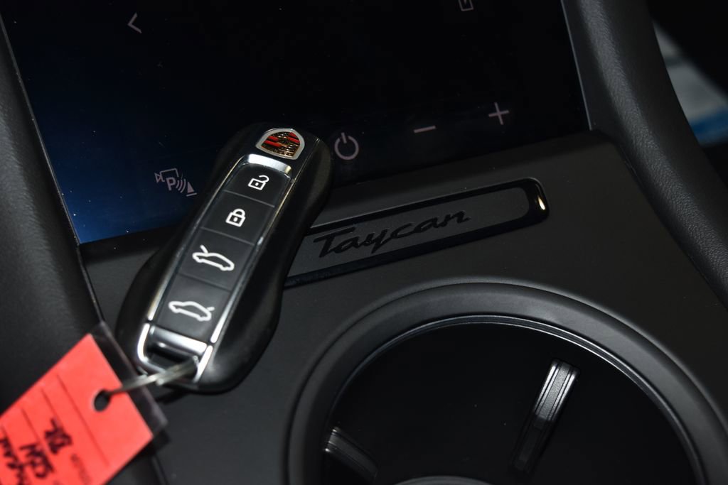 Used 2024 Porsche Taycan image 15