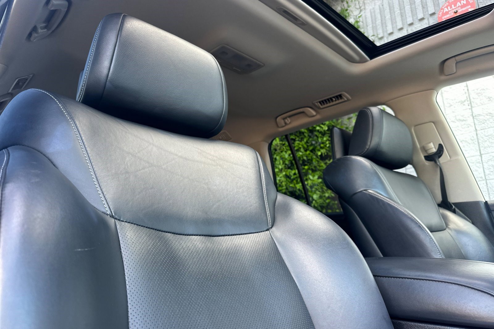 Used 2015 Lexus LX 570 4WD w/ Luxury Package image 21