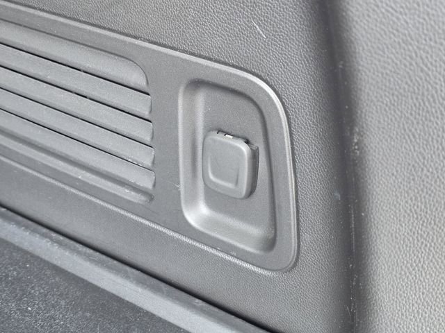 Used 2022 Buick Enclave Essence w/ Trailering Package, 5000 lbs. image 9