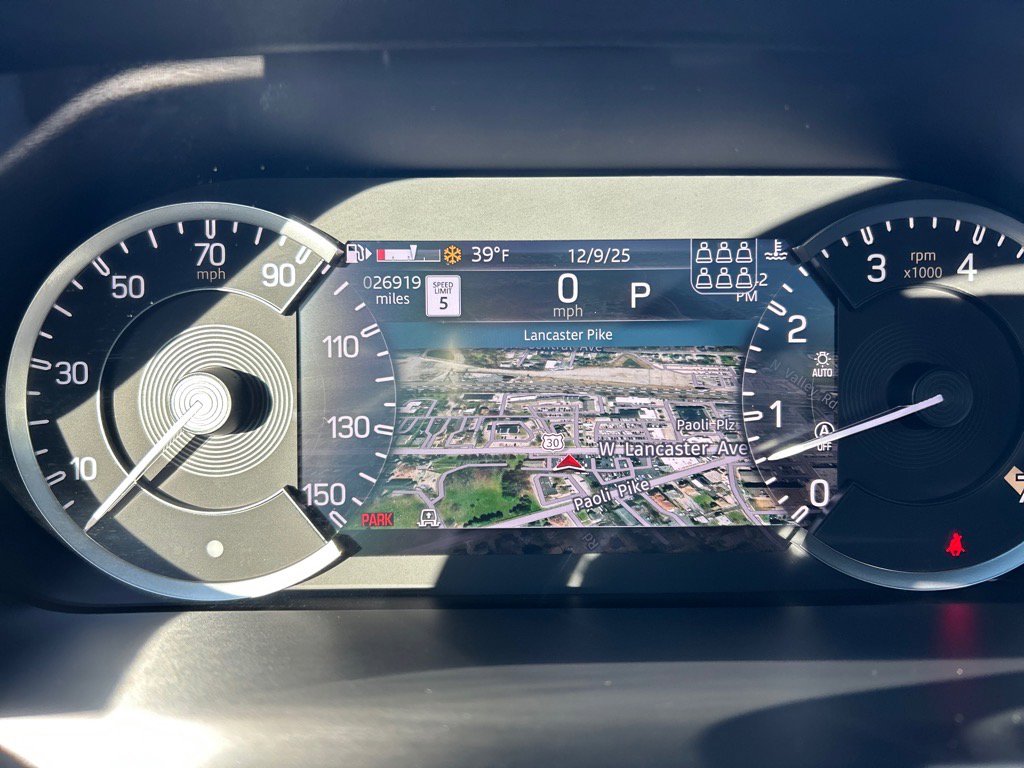 Used 2023 Land Rover Defender 130 X-Dynamic SE image 30