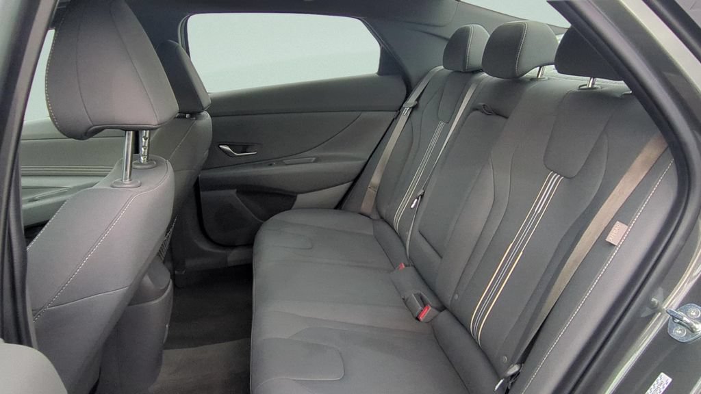 Used 2025 Hyundai Elantra SEL FWD image 9