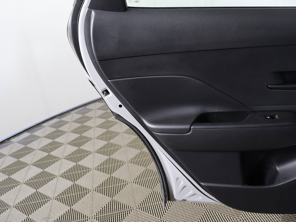 Certified 2025 Hyundai Kona SE FWD image 19