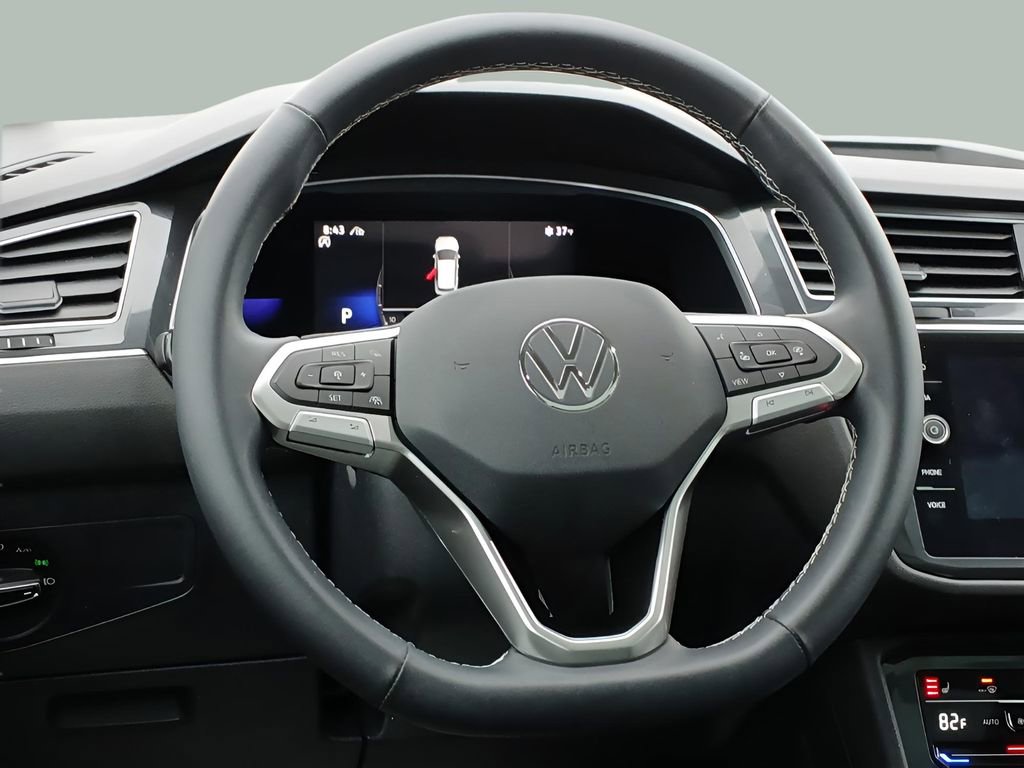 Used 2022 Volkswagen Tiguan SE image 9