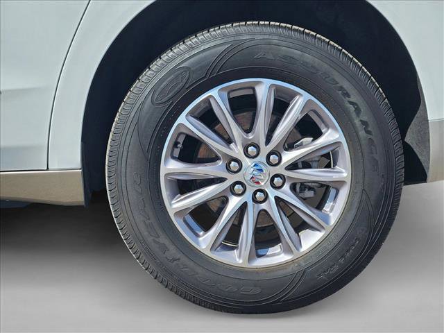 Used 2024 Buick Enclave Essence image 29