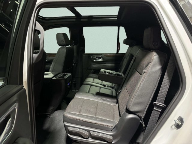 Used 2023 Chevrolet Tahoe High Country w/ Premium Package 2 AWD/4WD image 28