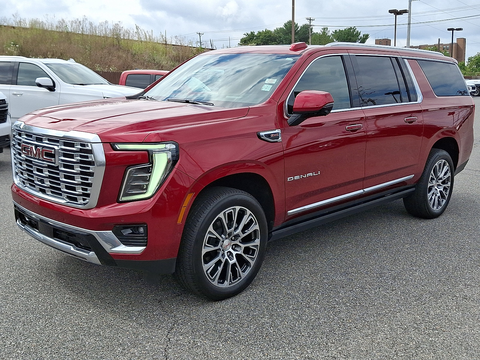 Certified 2026 GMC Yukon XL Denali w/ Sun & Power Step Package AWD/4WD image 3