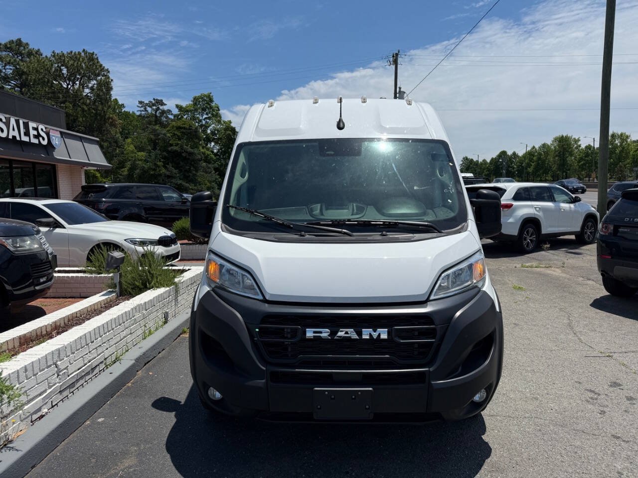 Used 2025 RAM ProMaster 2500 w/ Convenience Group FWD image 2