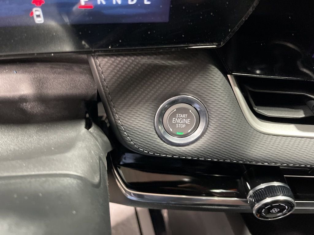New 2026 Chevrolet Equinox LT w/ Safety and Technology Package FWD image 28