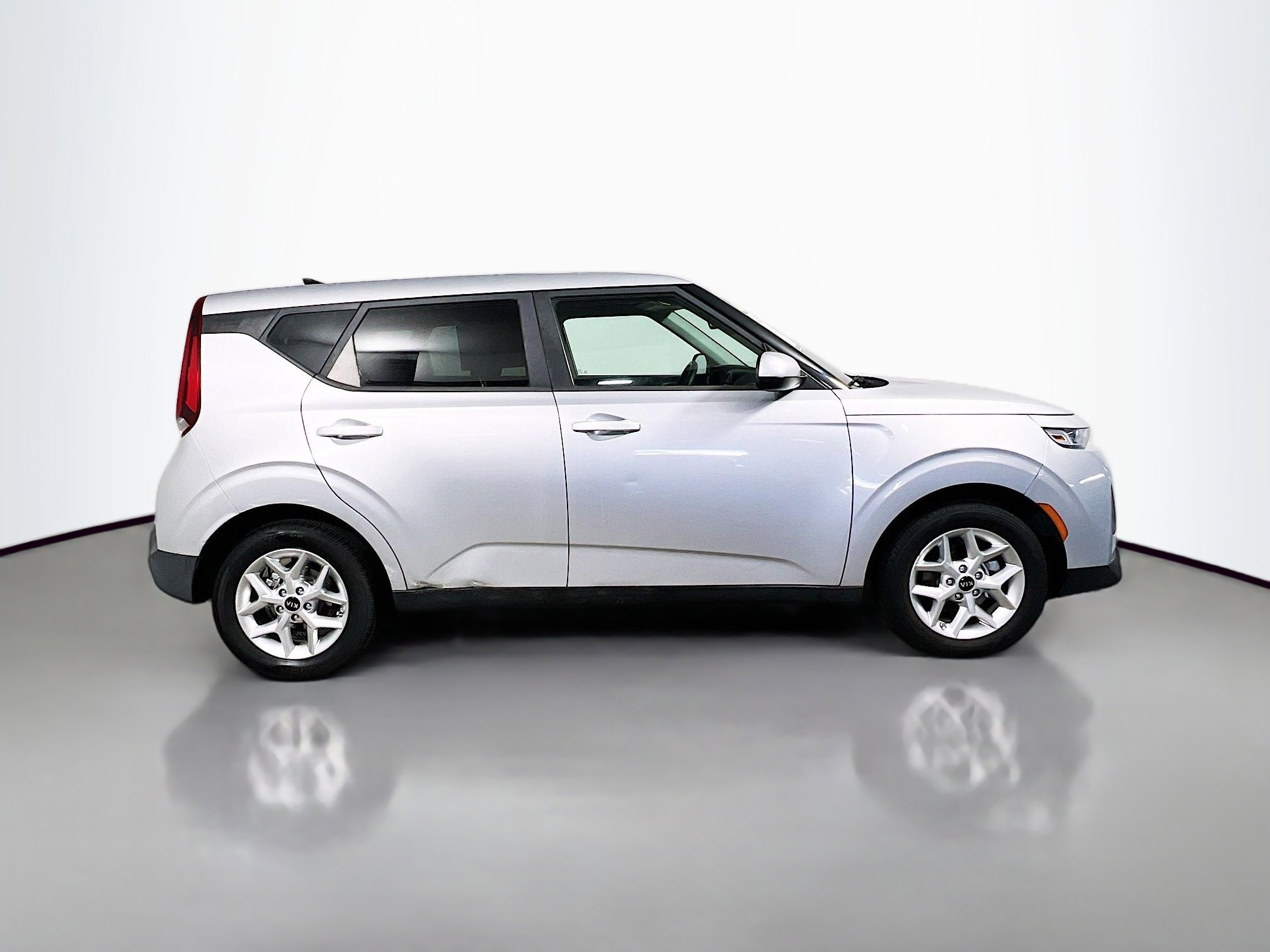 Used 2020 Kia Soul S FWD image 3