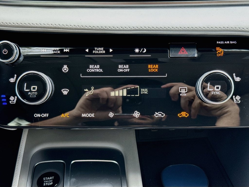 New 2027 INFINITI QX60 Luxe w/ Cargo Package FWD image 16