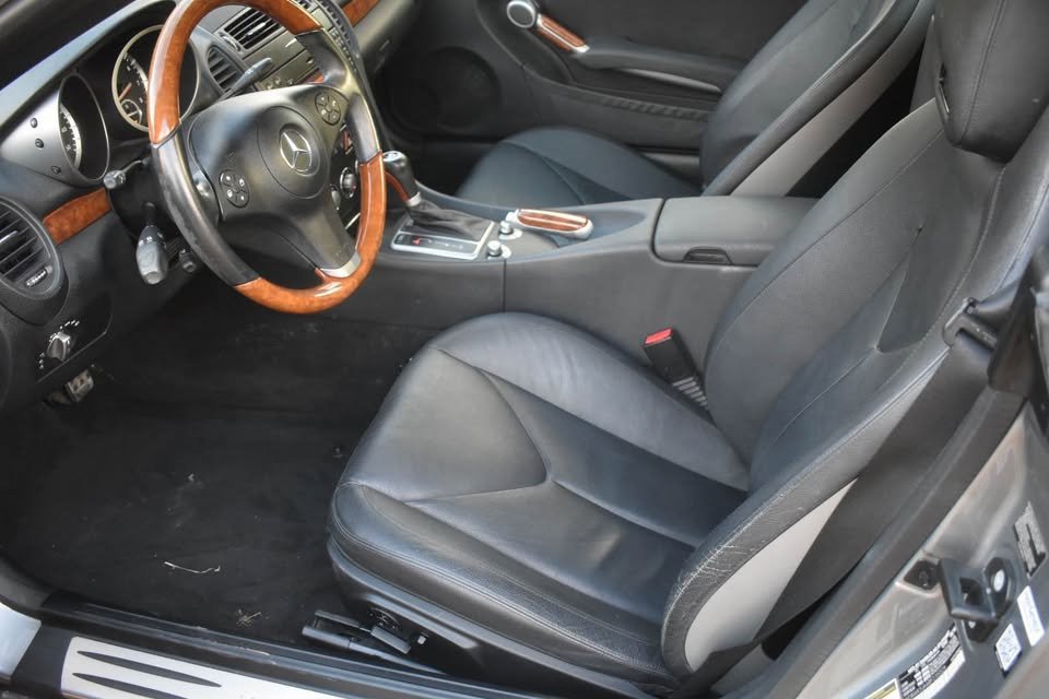 Used 2011 Mercedes-Benz SLK 350 image 9