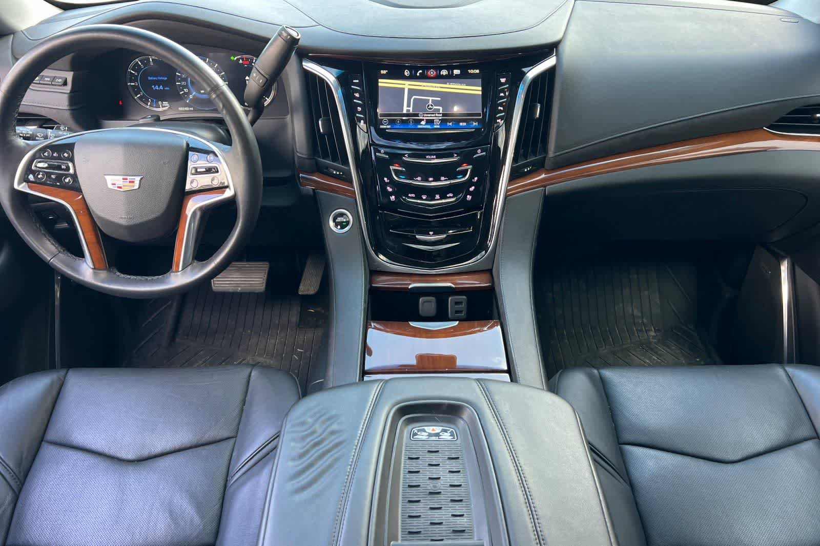 Used 2017 Cadillac Escalade Premium Luxury AWD/4WD image 4