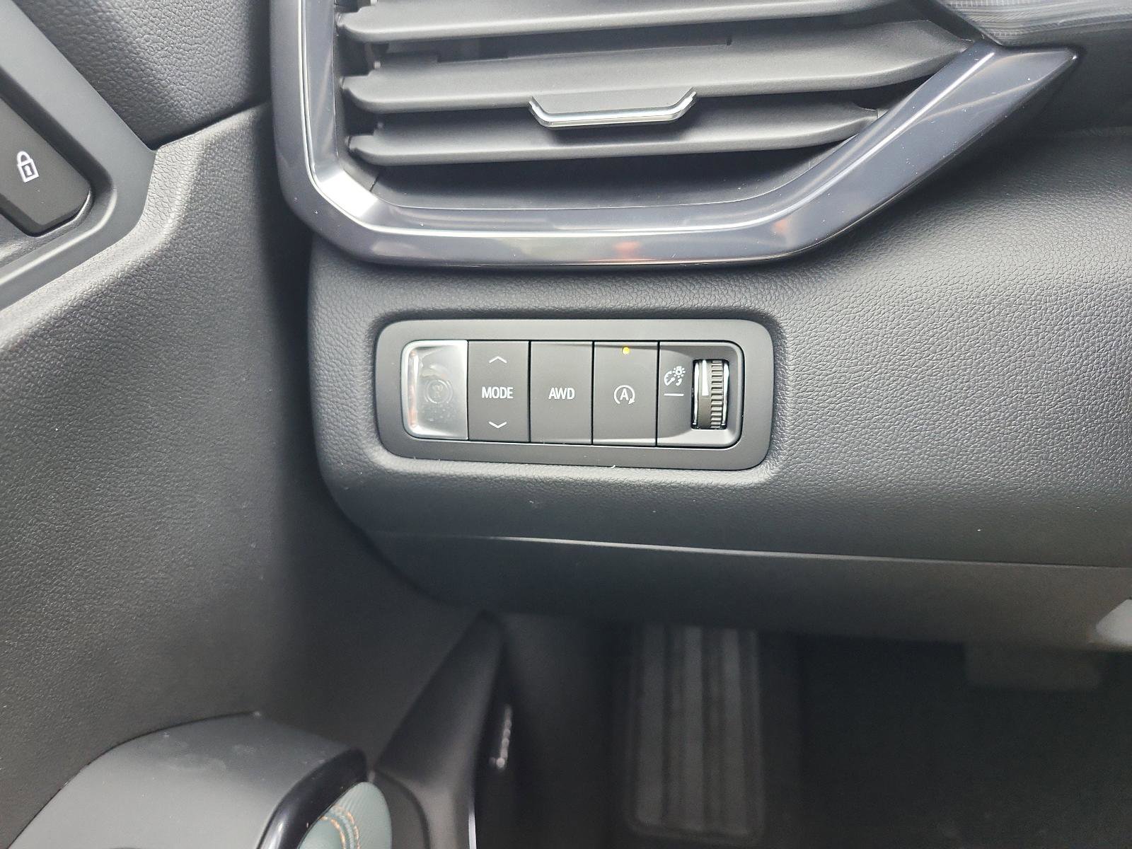 New 2026 GMC Acadia AT4 image 17