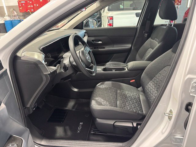 New 2027 Nissan Kicks SV w/ SV Premium Package AWD/4WD image 9