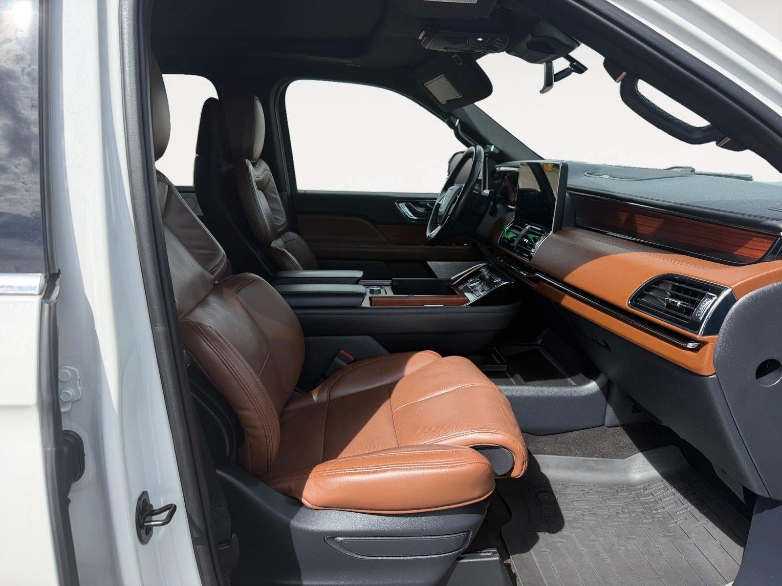 Used 2022 Lincoln Navigator Reserve AWD/4WD image 15