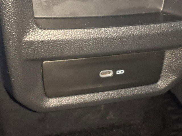 Certified 2024 Volkswagen Taos SE image 10