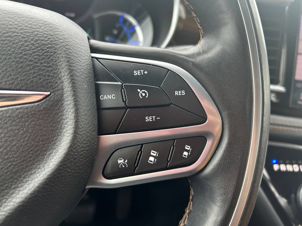 Used 2021 Chrysler Pacifica Pinnacle FWD image 21