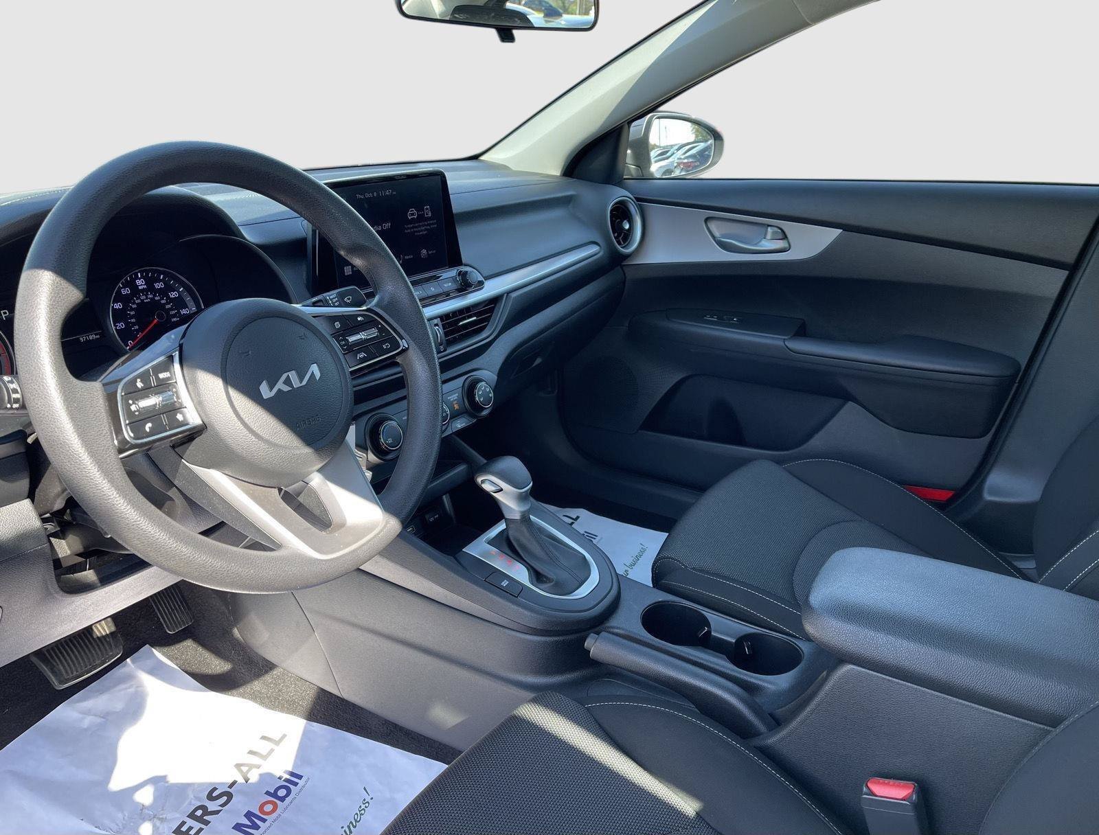 Used 2022 Kia Forte LXS FWD image 4