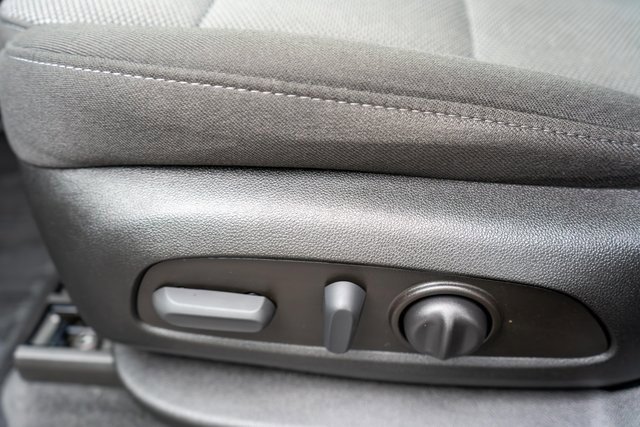 Used 2023 Chevrolet Traverse LT image 21