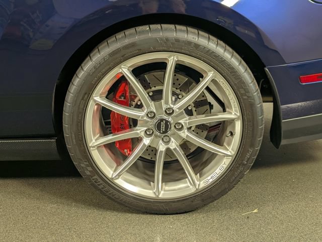 Used 2011 Ford Mustang Shelby GT500 RWD image 14