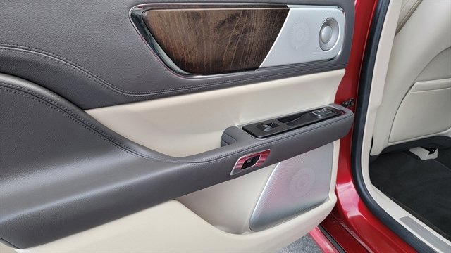 Used 2019 Lincoln Continental Reserve image 62