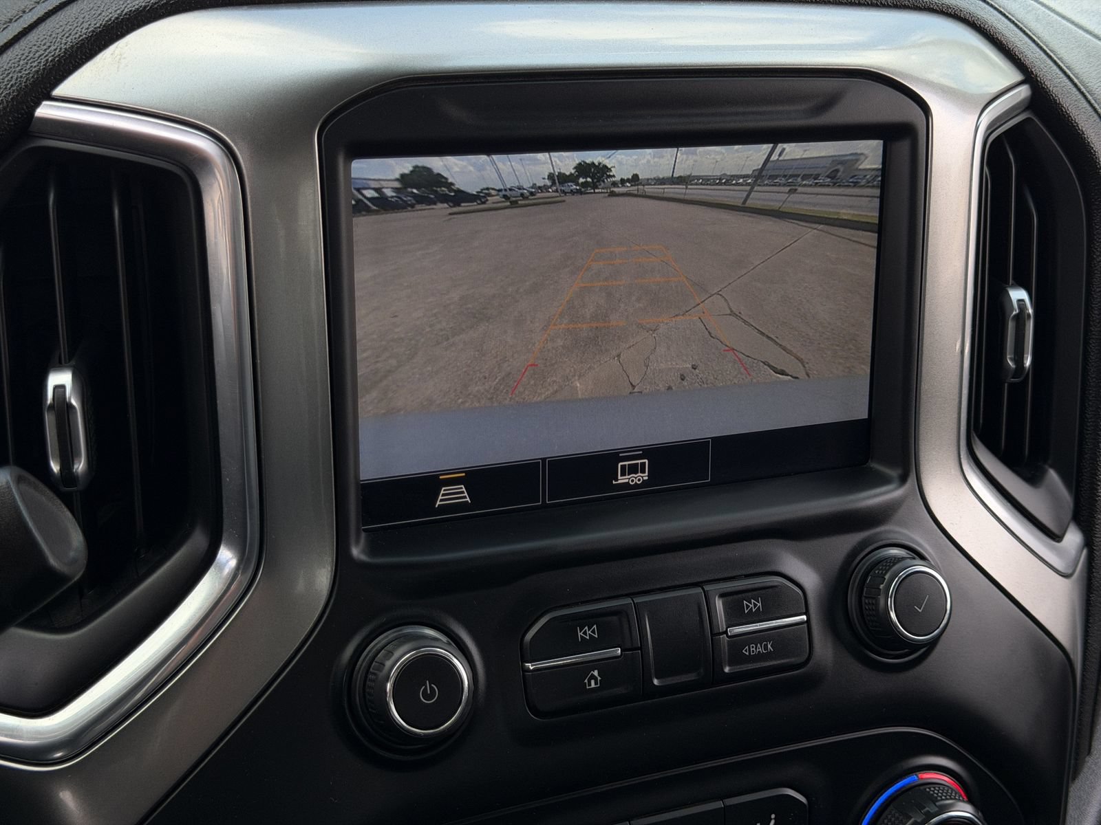 Used 2021 Chevrolet Silverado 1500 LT w/ Z71 Off-Road Package AWD/4WD image 21