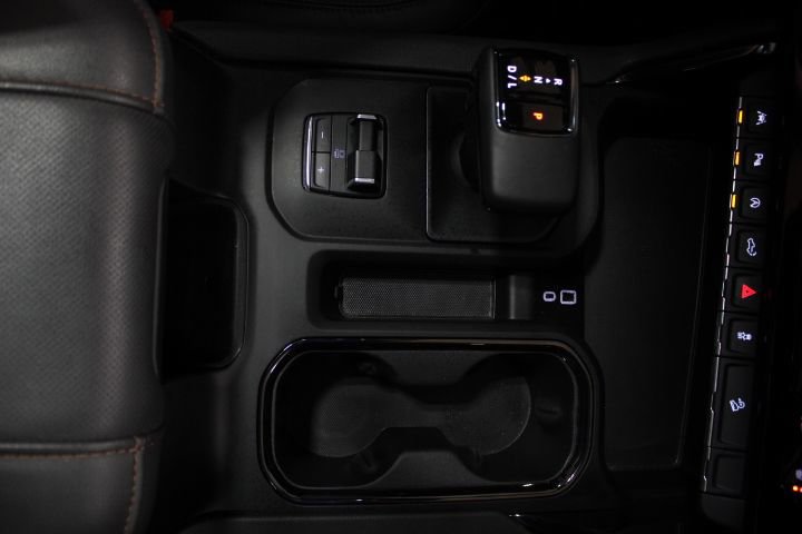 Used 2024 GMC Sierra 1500 AT4 w/ Technology Package image 26