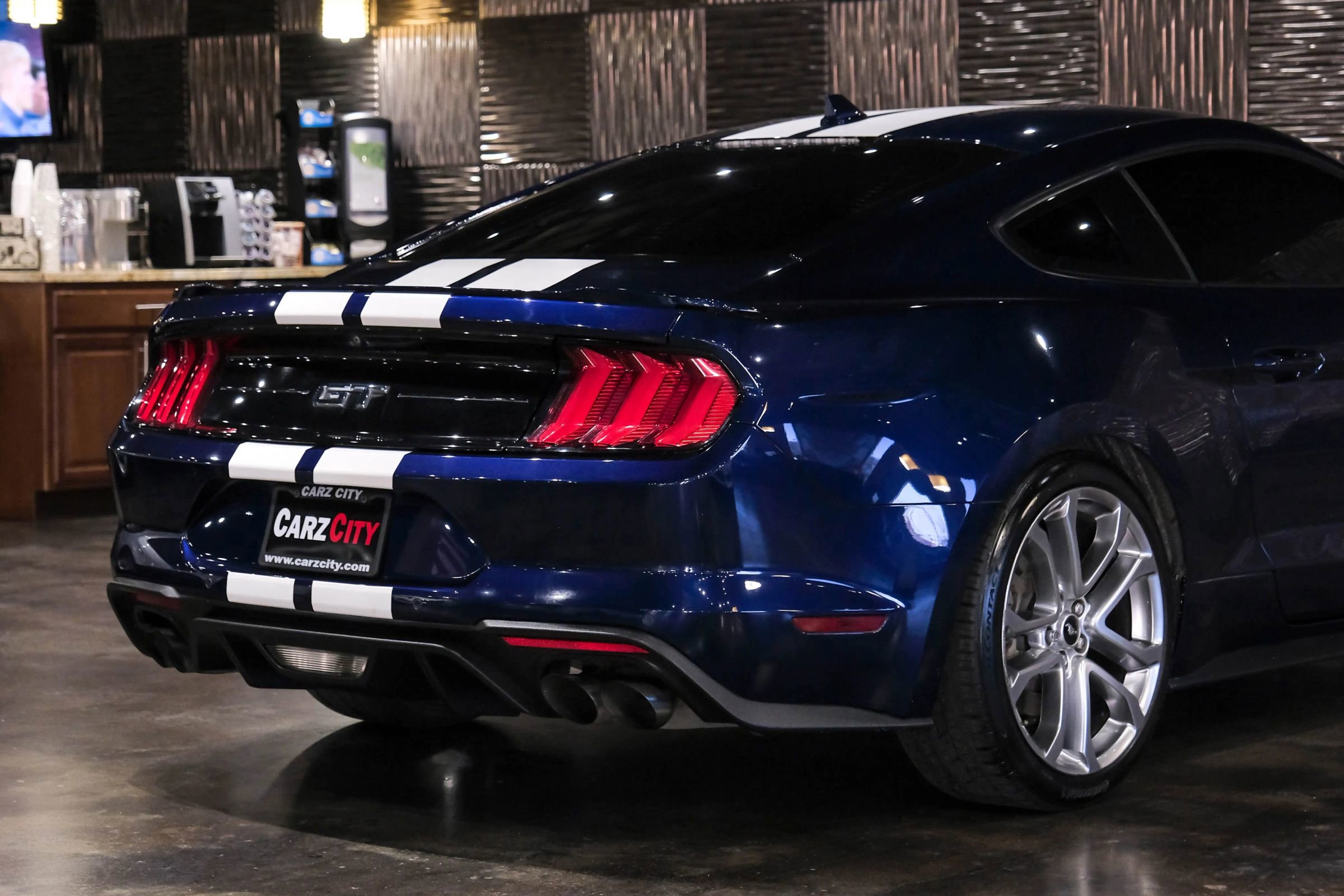 Used 2020 Ford Mustang GT Premium w/ Equipment Group 401A image 9