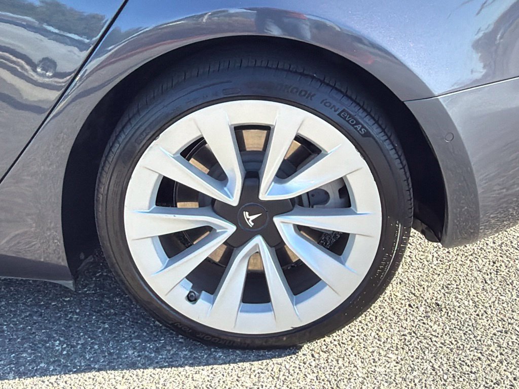 Used 2022 Tesla Model 3 Long Range AWD/4WD image 17