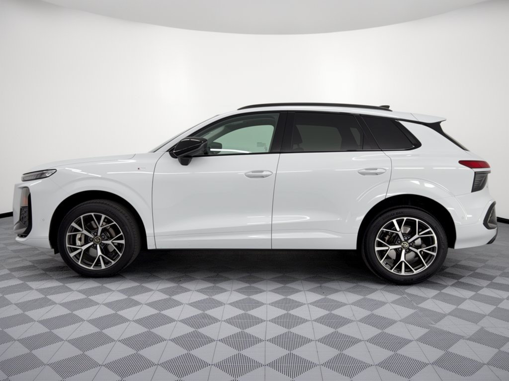 Used 2026 Audi Q3 quattro 2.0T AWD/4WD image 2