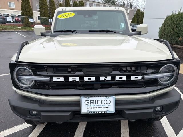 Used 2025 Ford Bronco Outer Banks image 2