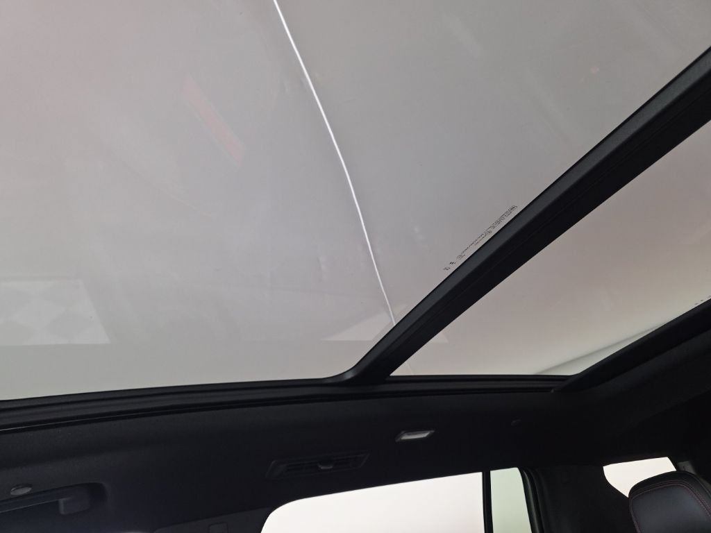 New 2027 Chevrolet Traverse RS w/ LPO, Floor Liner Package FWD image 26