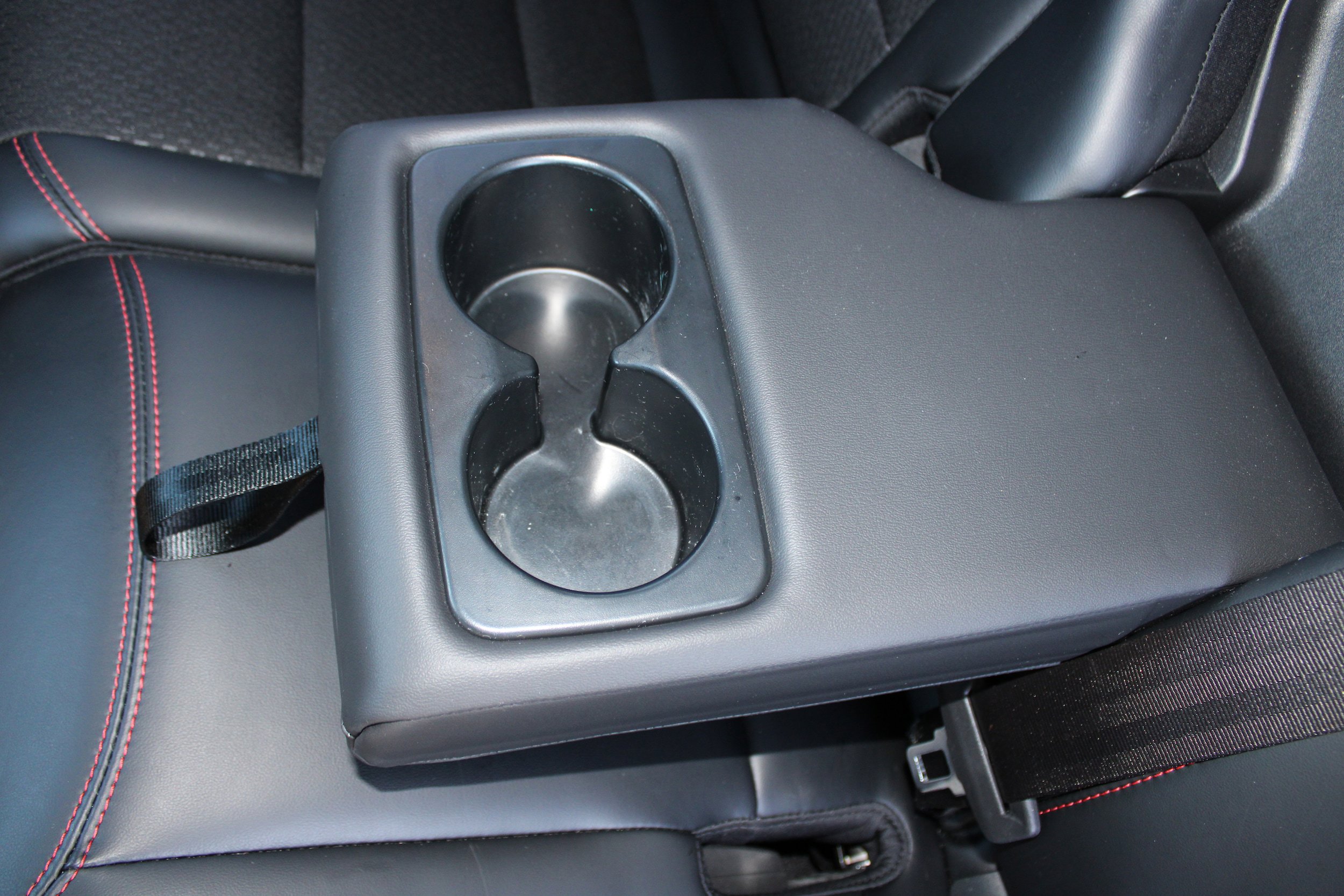 Used 2025 Ford Escape ST-Line Elite w/ Class II Trailer Tow Package image 17