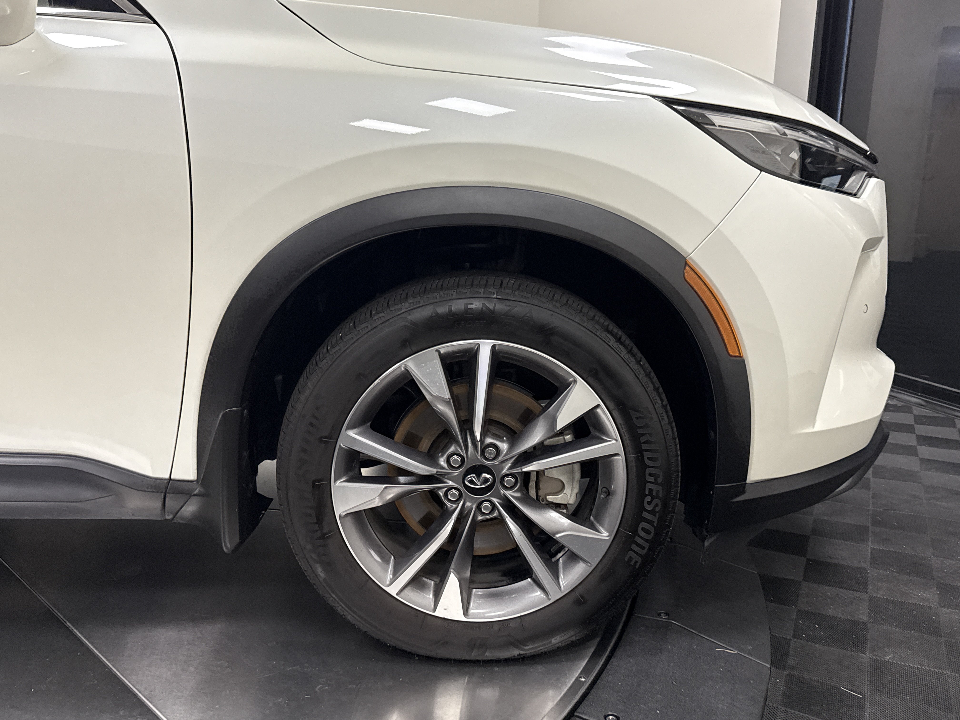 Used 2022 INFINITI QX60 Luxe w/ Cargo Package FWD image 9