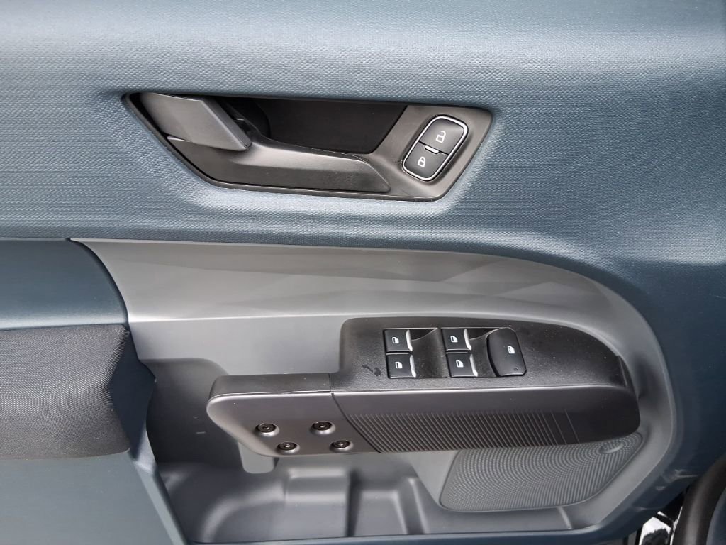 Used 2025 Ford Maverick XL w/ Equipment Group 101A image 10