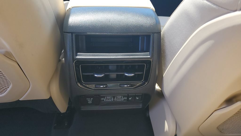 Used 2024 Jeep Grand Cherokee Limited 4xe AWD/4WD image 14