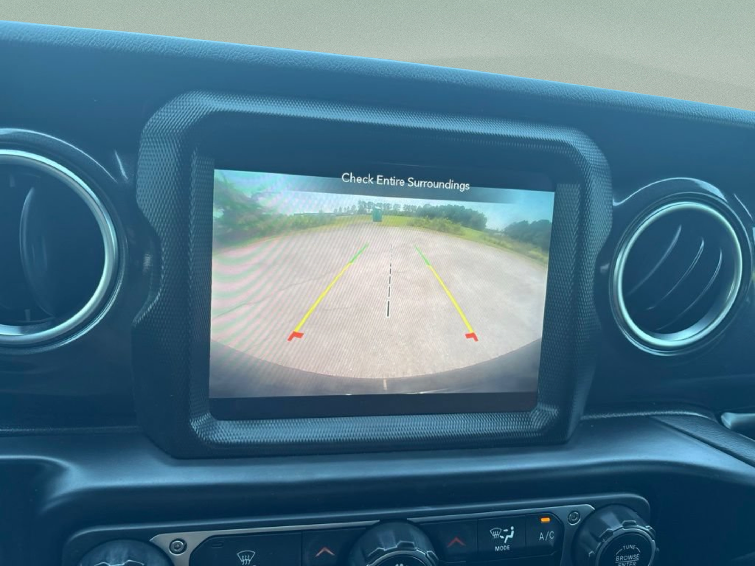 Used 2023 Jeep Wrangler Unlimited Sahara AWD/4WD image 13